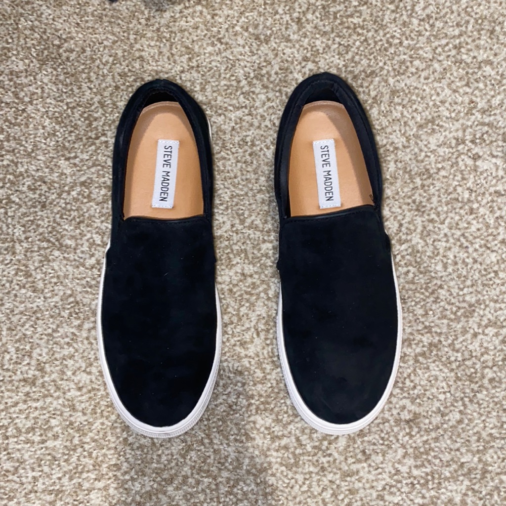 Steve Madden Black Suede Gills
